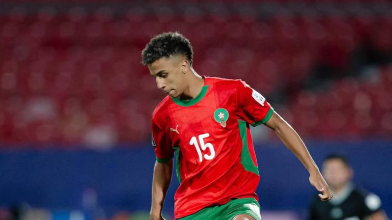 لاعب اتحاد تواركة يشيد بـ"أسود الأطلس" رغم خسارة النهائي الإفريقي