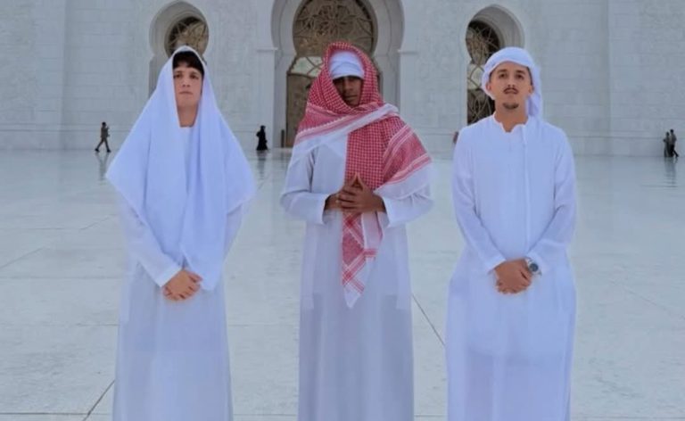 لامين يامال: زيارة مسجد الشيخ زايد منحتني سلامًا وطمأنينة.