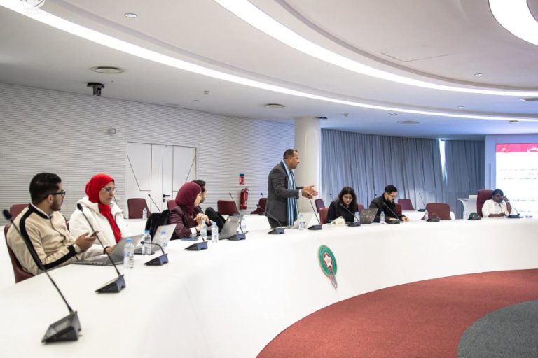 يوم دراسي يمهد لانطلاق أول بطولة نسوية لكرة القدم داخل القاعة