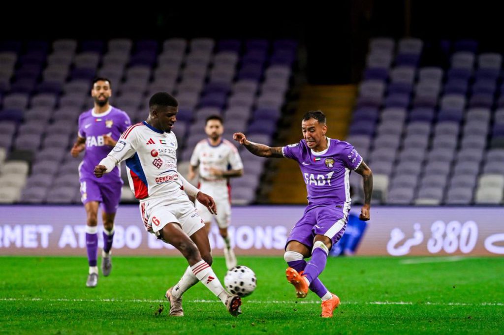 الحسين رحيمي يقود العين للفوز على الشارقة ويُعزز الصدارة