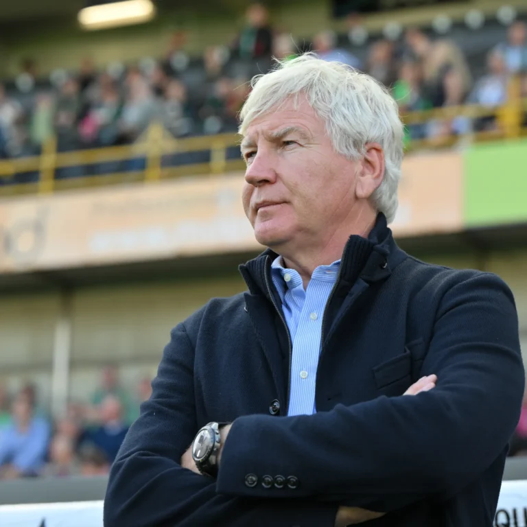 مدرب الكاميرون المقال يتهم إيتو بمحاولة "إزاحته"