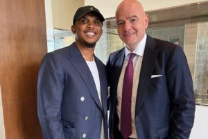 بريس يتهم إيتو وإنفانتينو بعلاقة "غامضة" ويستغرب صمت فيفا