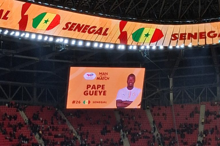 بابي غاي رجل نهائي كأس إفريقيا