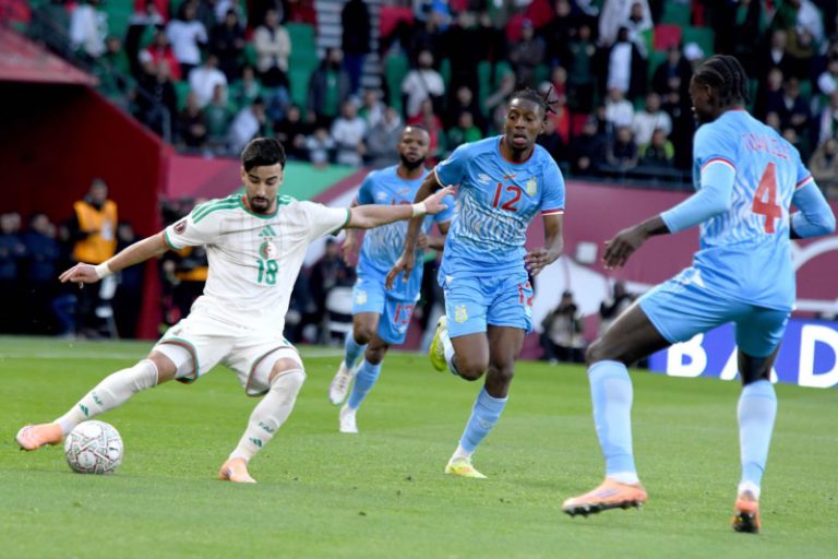 بولبينة يقود الجزائر إلى ربع نهائي أمم أفريقيا 2025 بفوز صعب