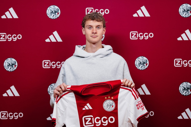 أياكس يتعاقد مع نجل إبراهيموفيتش.. و"الحنين" يعود لأمستردام