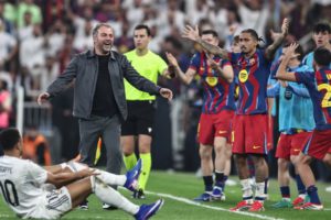 فليك يستبعد رافينيا من مواجهة سوسيداد بسبب الإصابة