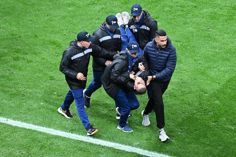 الأمن المغربي يكذب شائعات وفاة بمباراة المغرب والسنغال