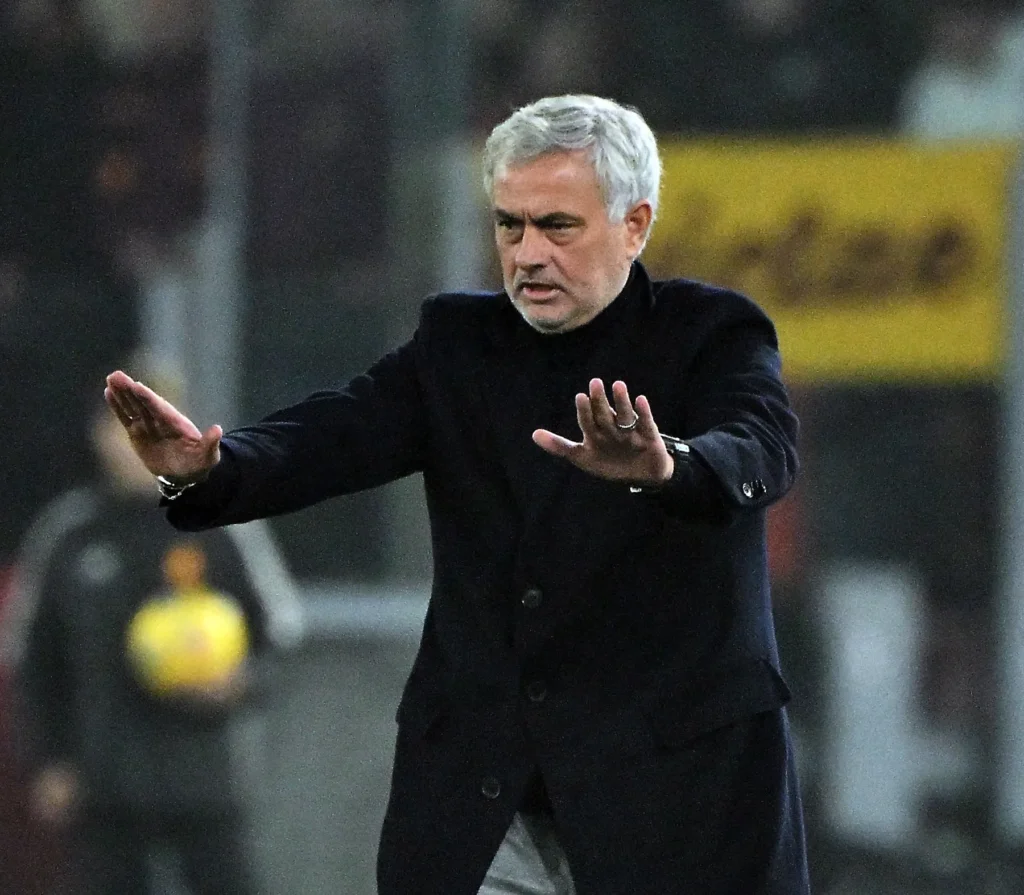 مورينيو يعود إلى "برنابيو": مواجهة نارية بين ريال مدريد وبنفيكا