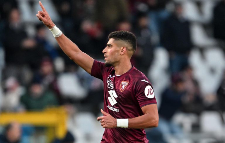 مانشيني يستهدف المدافع المغربي آدم ماسينا