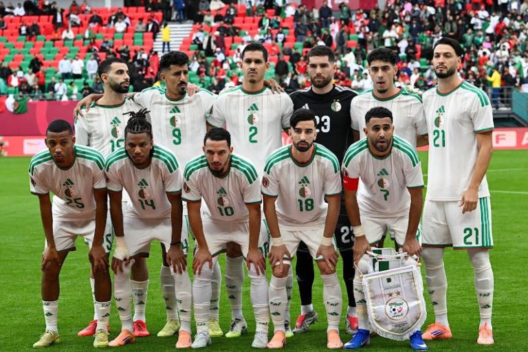 طائرة المنتخب الجزائري تغادر المغرب بعد وداع "الكان"