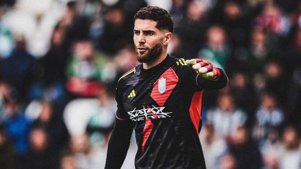 مدرب غرناطة يقلل من سقف طموحات حارس الجزائر لوكا زيدان