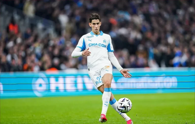 نايف أكرد يغادر الملعب مبكرًا في فوز مارسيليا على لانس