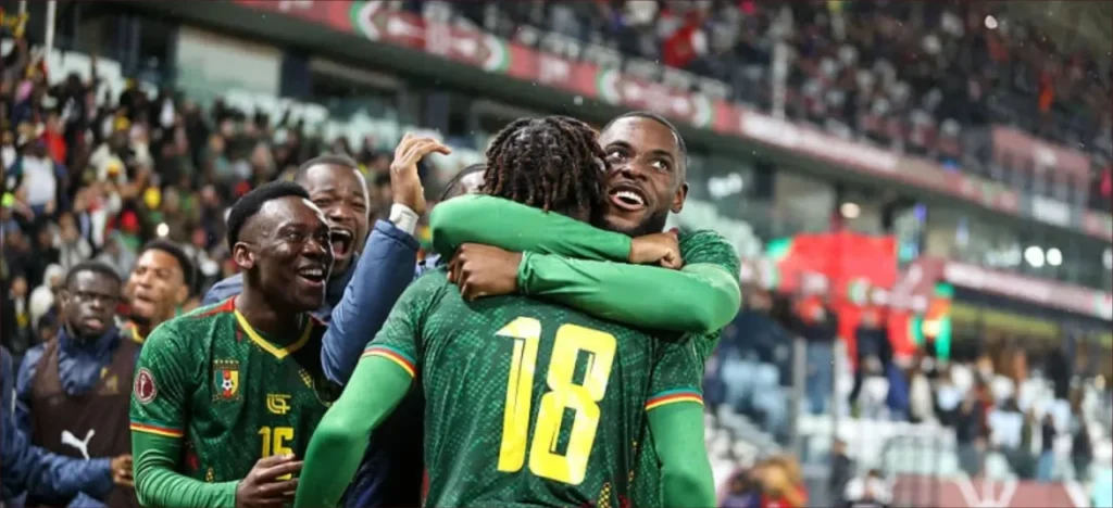 فضائح تحكيمية تعصف بالدوري الكاميروني وإيقاف حكام