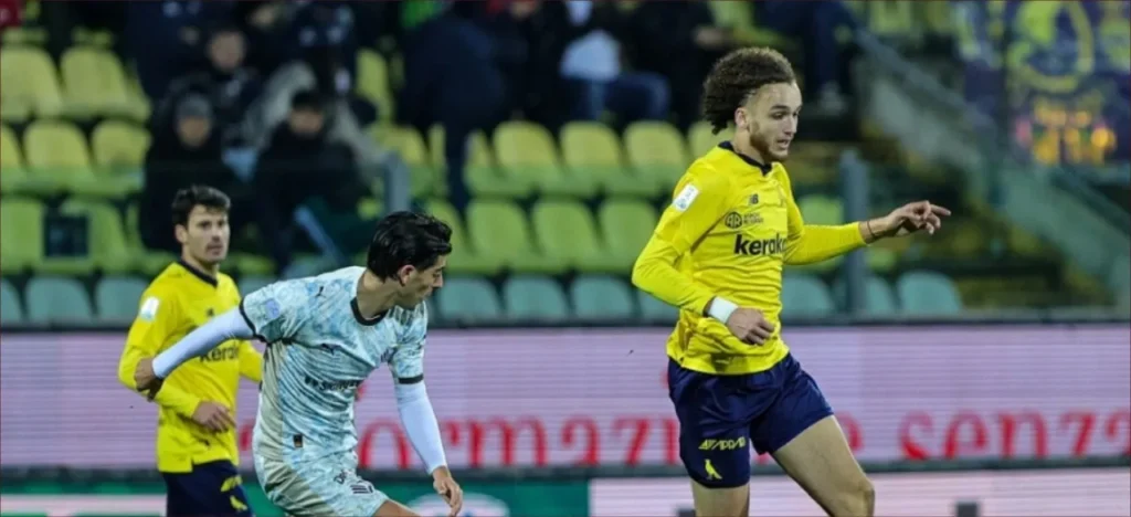 أندية إيطالية كبرى تتنافس على ضم "رابيو الجزائر" الصاعد