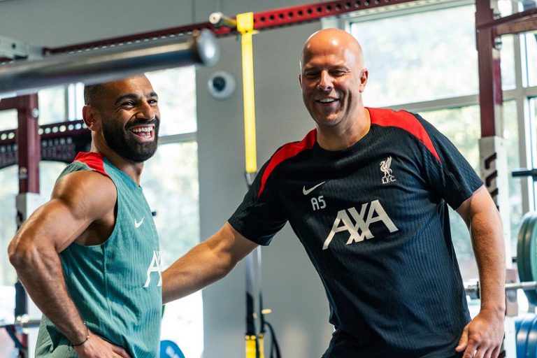 مدرب ليفربول يلمح لمشاركة صلاح أساسيًا أمام مارسيليا