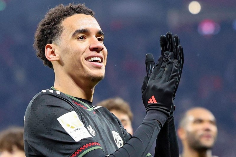 كومباني يضع خطة عودة لموسيالا.. والقرار النهائي بدوري الأبطال مُعلق