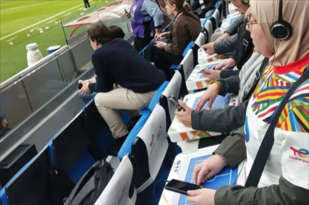 طنجة تحتفي بالمكفوفين: تقنية مبتكرة تمنحهم تجربة كروية فريدة