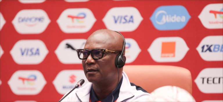 أبياه يتحدى السنغال: "نلعب من أجل إسعاد الشعب السوداني"