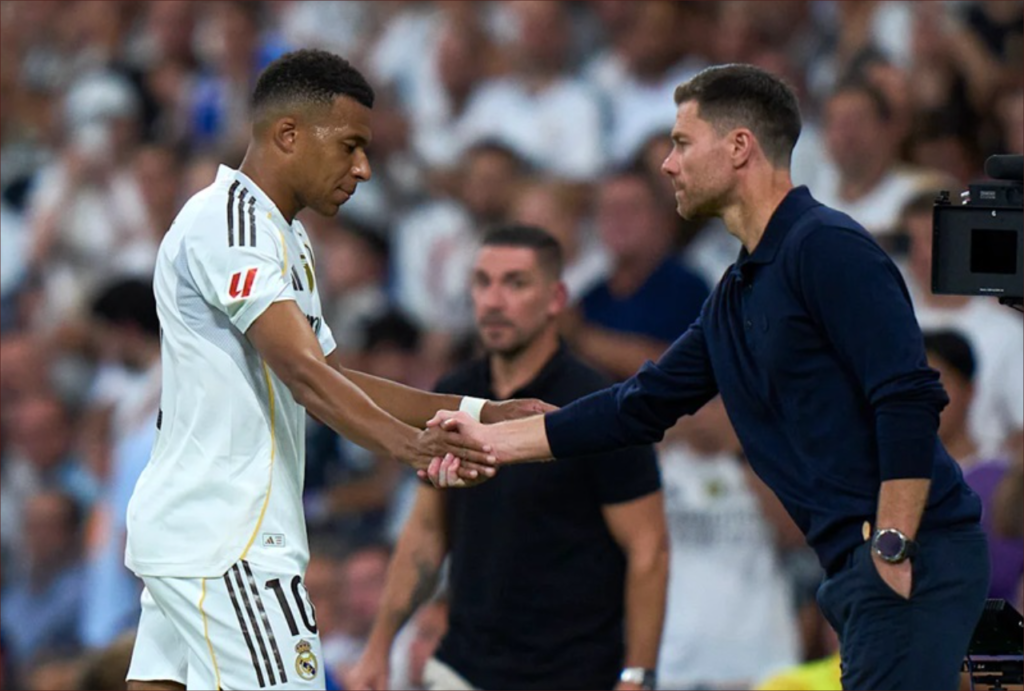 ألونسو: غياب مبابي يجبر ريال مدريد على إيجاد حلول جديدة