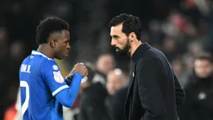 أربيلوا: صافرات البرنابيو جزء من اللعب لريال مدريد.. وفينيسيوس سيتجاوزها