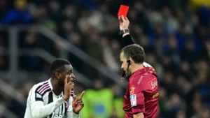 طرد كالولو يشعل أزمة تحكيمية: يوفنتوس يهاجم بشدة