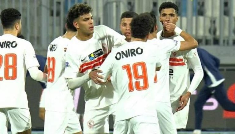 مشادة قوية بين لاعبي الزمالك في ليلة وداع كأس مصر