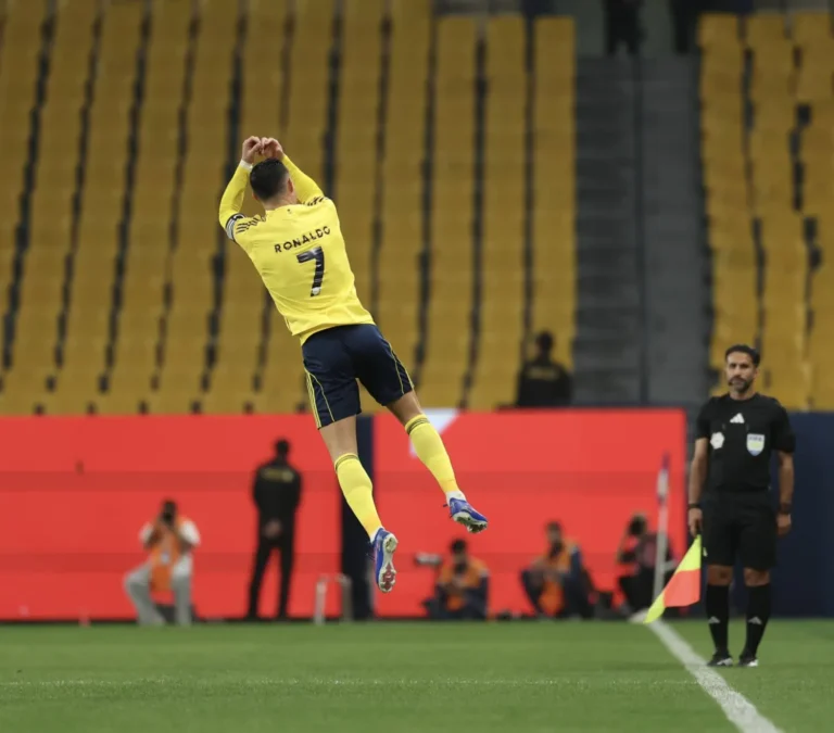 الدوري السعودي يشهد سباقًا رباعيًا تاريخيًا نحو اللقب