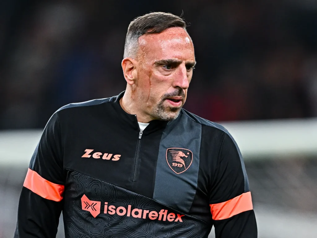 ريبيري ينفي علاقته بقضية إبستين ويتوعد بمقاضاة ناشري الادعاءات