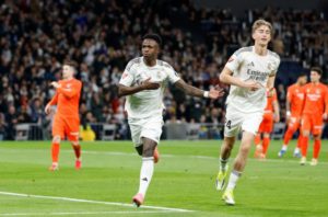 ريال مدريد يكتسح سوسيداد برباعية وينفرد بصدارة الليغا مؤقتًا