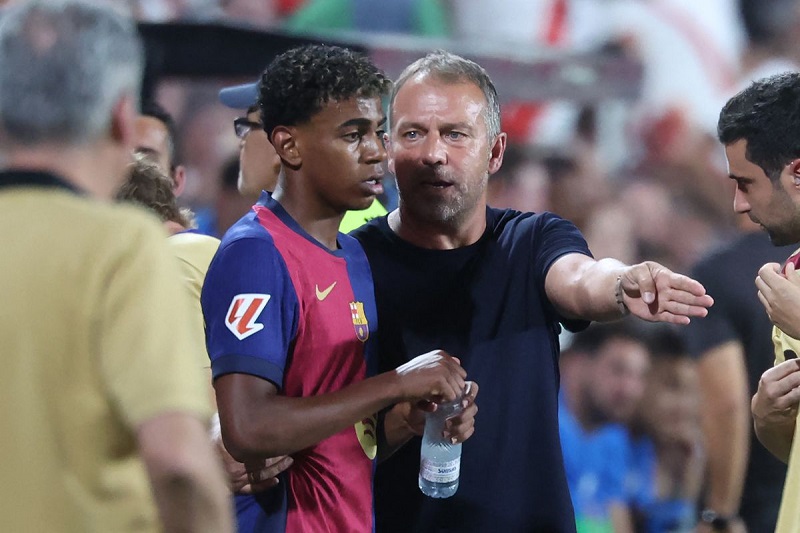 فليك: فخور بلاعبي برشلونة رغم الخسارة القاسية أمام أتلتيكو مدريد