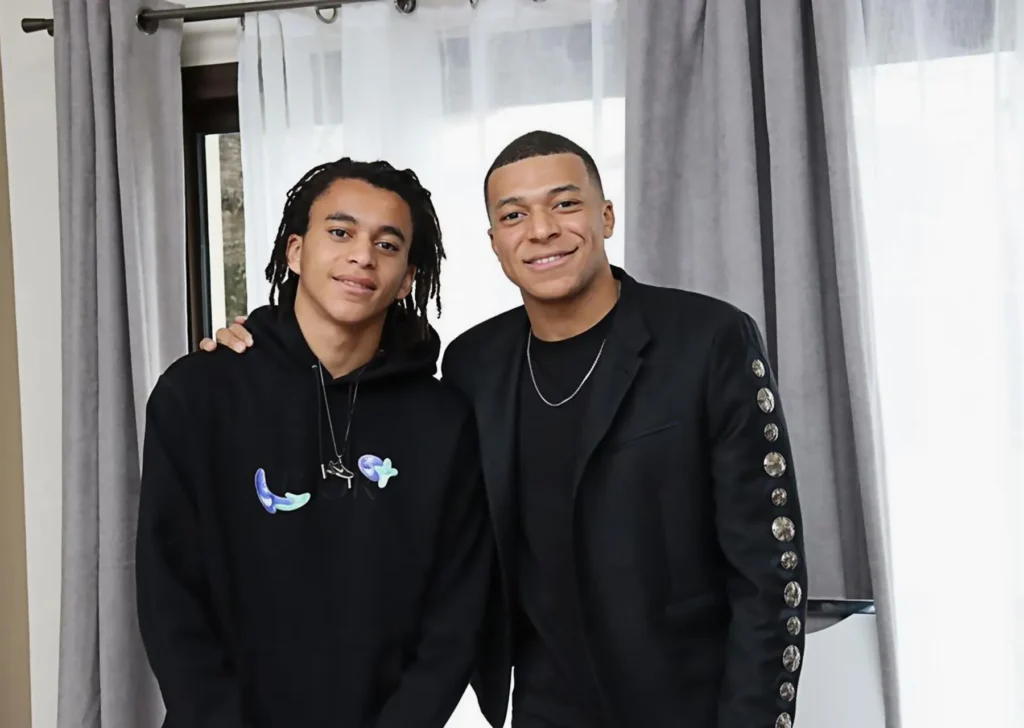 توقف مفاوضات الجزائر مع إيثان مبابي بسبب الإصابة