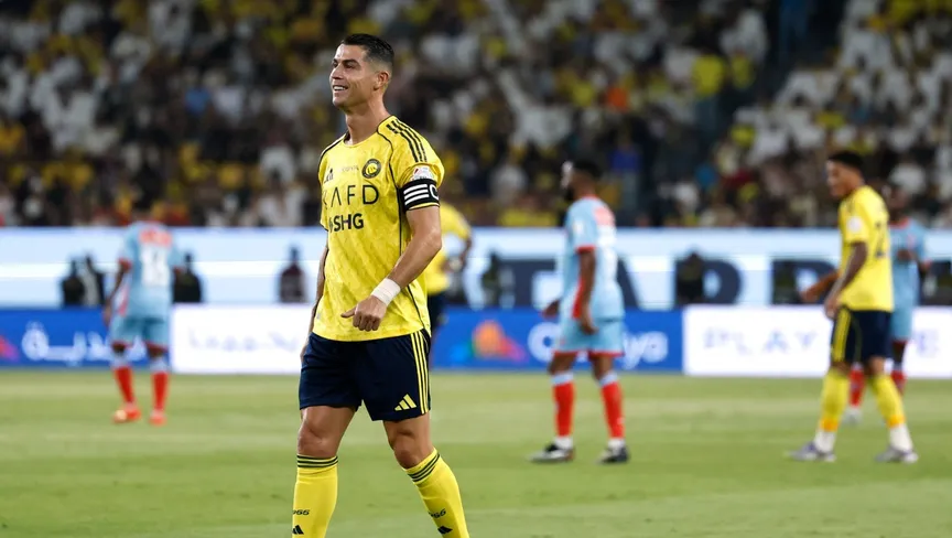 بند سري يفتح الباب أمام رحيل رونالدو عن النصر السعودي