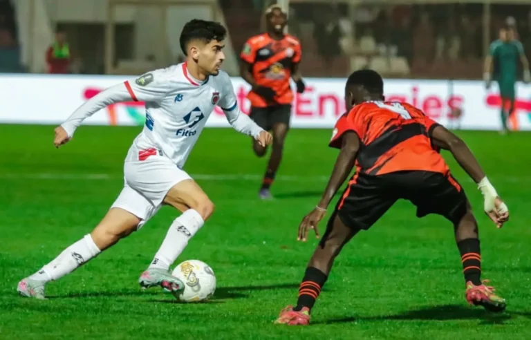 أولمبيك آسفي يشد الرحال إلى الجزائر لمواجهة اتحاد العاصمة.