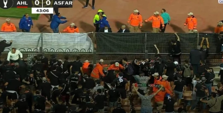 اعتداءات ومضايقات تطال لاعبي الجيش الملكي وجماهيره بمواجهة الأهلي