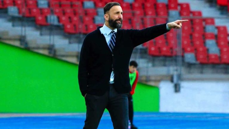 جماهير شباب بلوزداد تهاجم المدرب راموفيتش رغم التأهل الإفريقي