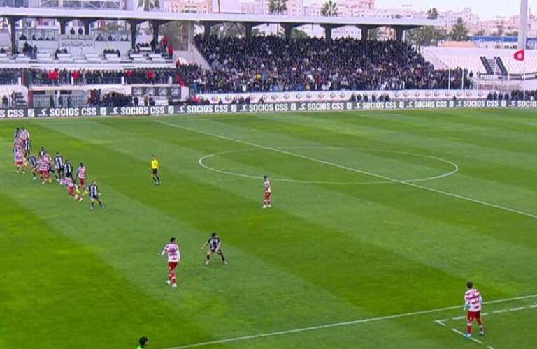 الصفاقسي يحيل قضية "فار" في مباراته ضد الإفريقي إلى الشرطة