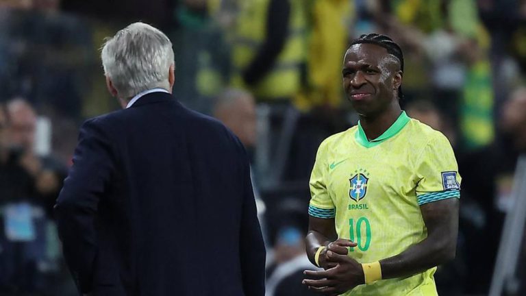 فينيسيوس يمتدح أنشيلوتي ويثق بقدرة البرازيل على الفوز بالمونديال