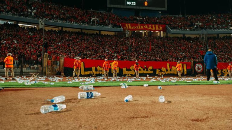 "كاف" يدرس أحداث مباراة الأهلي والجيش الملكي.. عقوبات في الطريق؟