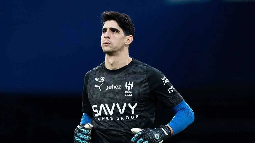 الدعيع يهاجم بونو: "التواصل مع الدفاع وراء أهداف الهلال"