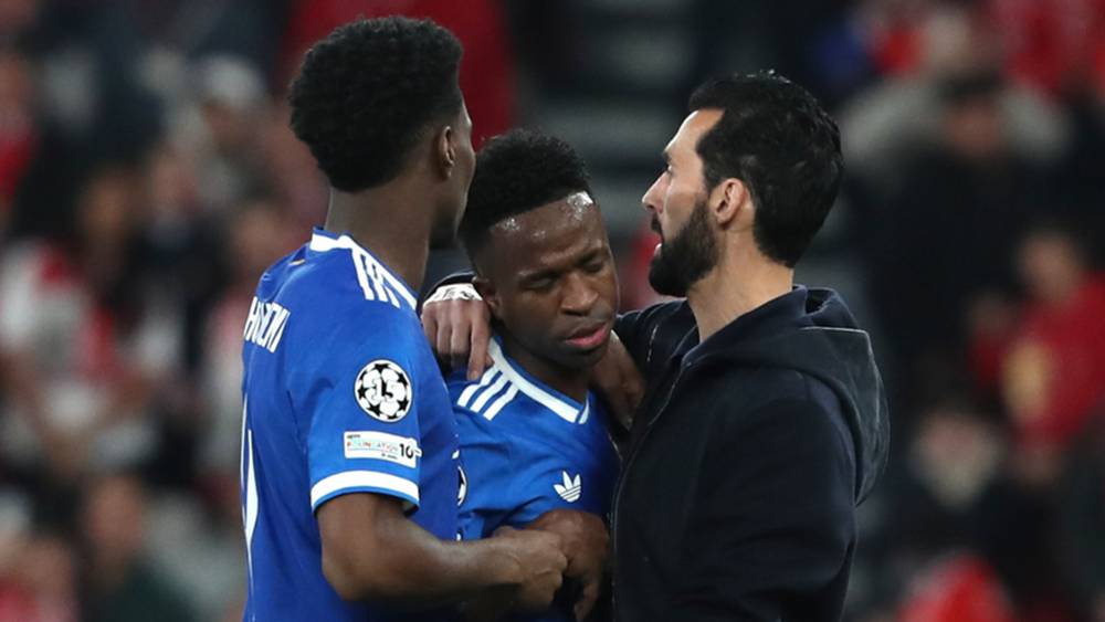 تحقيق جديد بحق هتافات عنصرية ضد فينيسيوس في مباراة أوساسونا