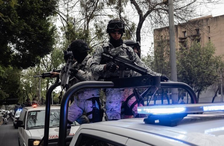 مقتل "إل مينشو" يؤجل مباريات كرة القدم في المكسيك