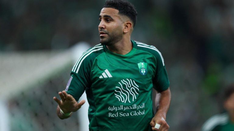 محرز يشكر جماهير الأهلي بعد الفوز الكبير على الشباب