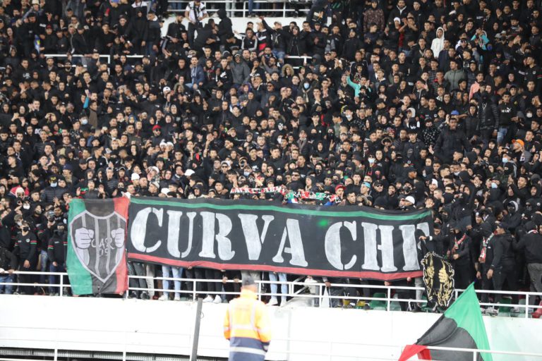 جماهير الجيش الملكي تتمسك بملعبها وترفض "البدائل المؤقتة"