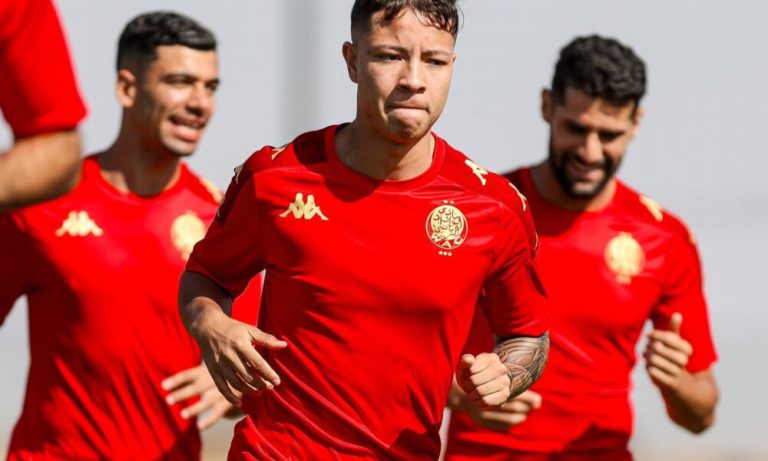 الوداد الرياضي يختتم تحضيراته للمواجهة الإفريقية في كينيا