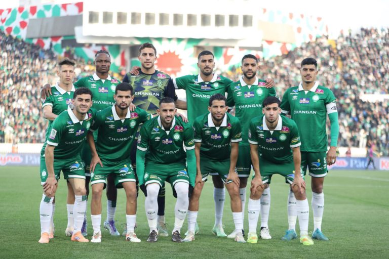 الرجاء الرياضي يسحق الزمامرة بثلاثية نظيفة في الدوري المغربي
