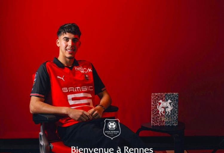 رسميًا.. المهاجم المغربي ياسر الزبيري إلى الدوري الفرنسي