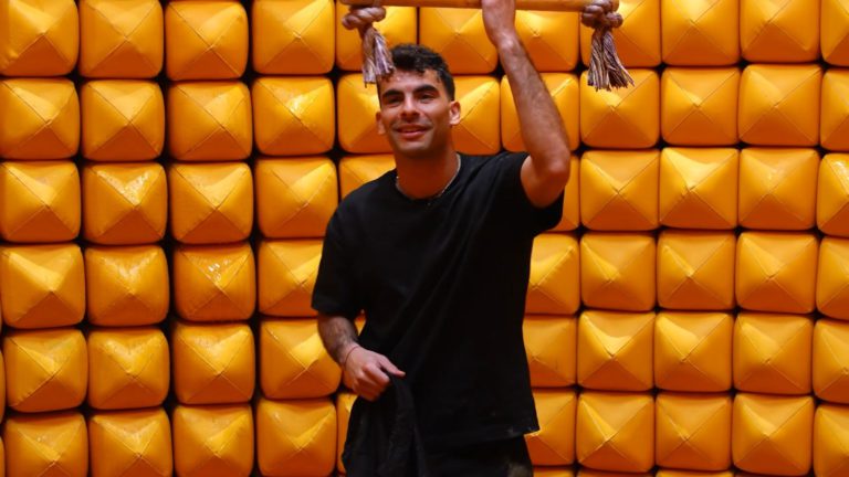 إصابة زيزو في "رامز ليفل الوحش" بعد تعرضه لمقلب مثير للجدل