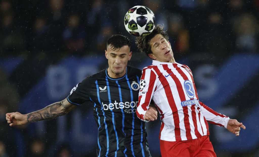 كلوب بروج وأتلتيكو مدريد يتعادلان 3-3 في ذهاب أبطال أوروبا