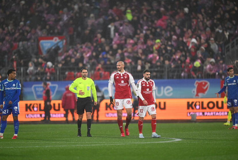 بريست يُسقط مارسيليا بثنائية ويُفسد عودة أكرد بالدوري الفرنسي