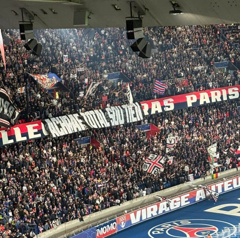 جماهير سان جيرمان تدعم حكيمي بعد إحالته إلى المحكمة